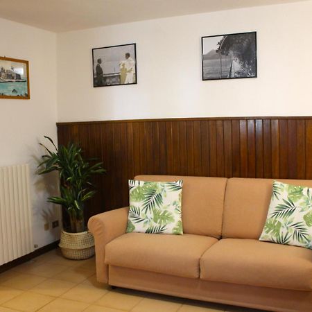 Riva Bianca Castle Holiday Home Lierna Bagian luar foto
