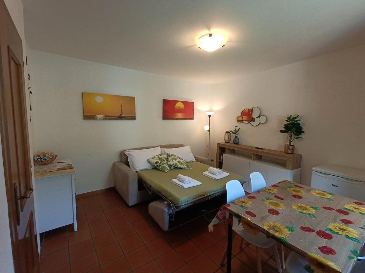 Riva Bianca Castle Holiday Home Lierna Bagian luar foto