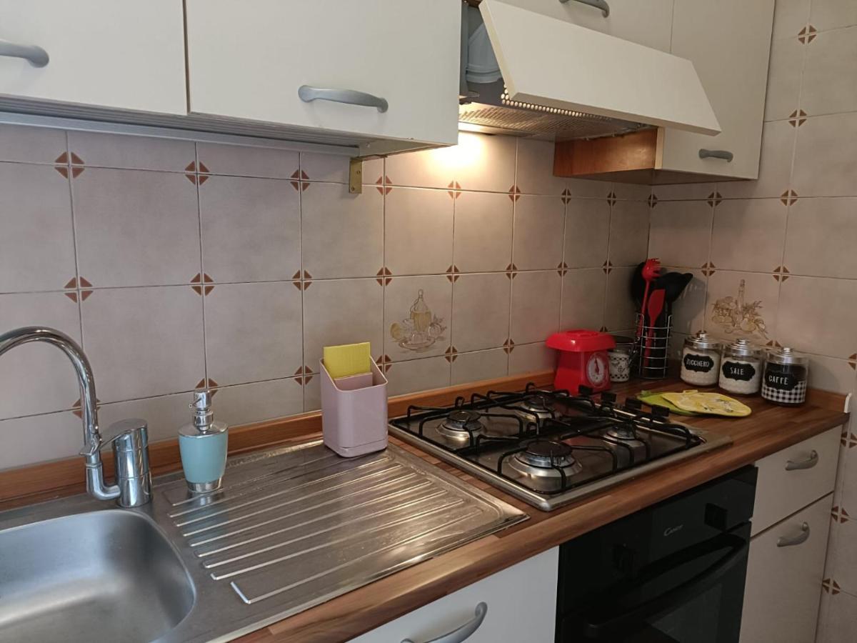 Riva Bianca Castle Holiday Home Lierna Bagian luar foto